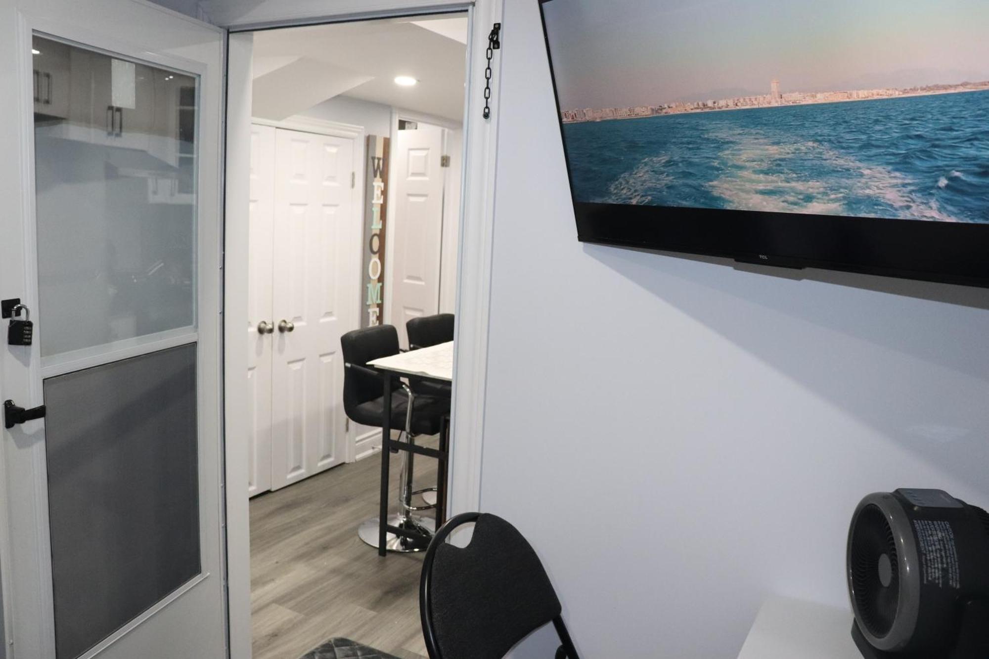 Garden 2 Bedroom Apt - Free Parking Wifi Laundry Workstation Brampton Exteriér fotografie